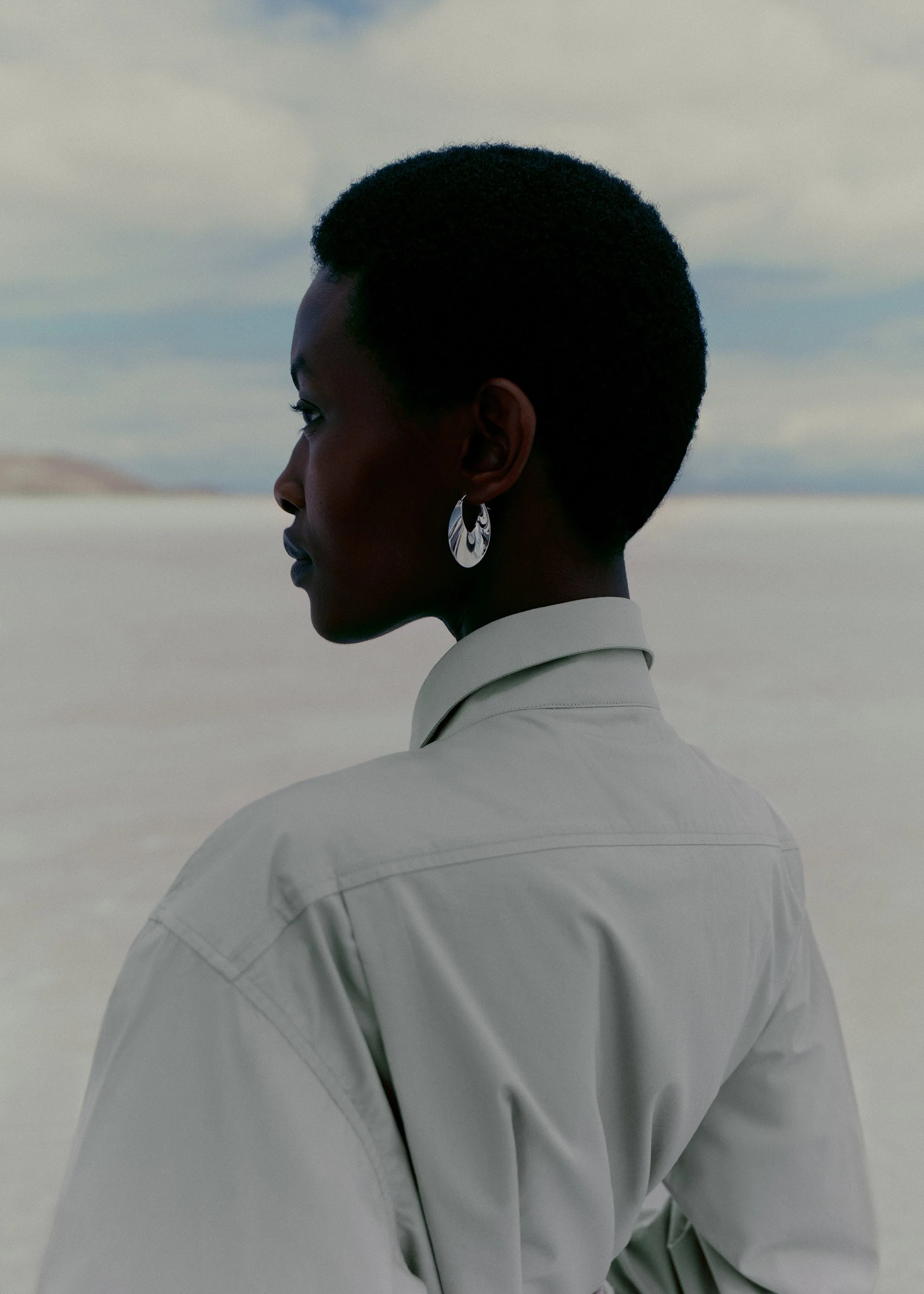Éole Slim Hoop Earrings - Silver in rhodium plated brass - Image 2